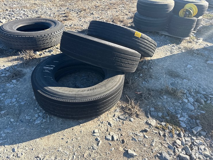 #5034-•-lot-of-(3)-miscellaneous-tires-inv#-5034-image-3