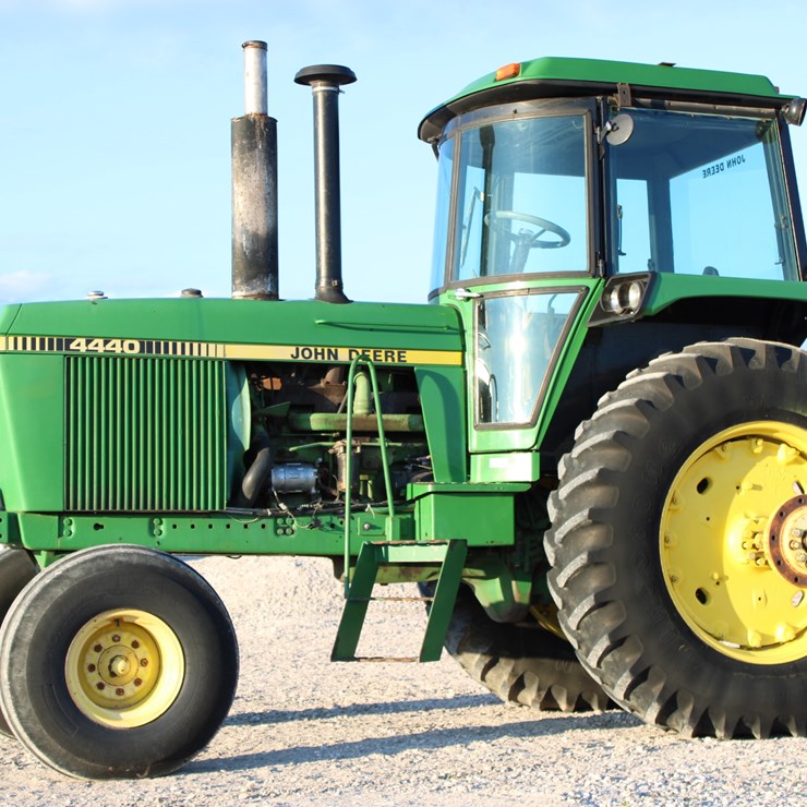 JOHN DEERE 4440