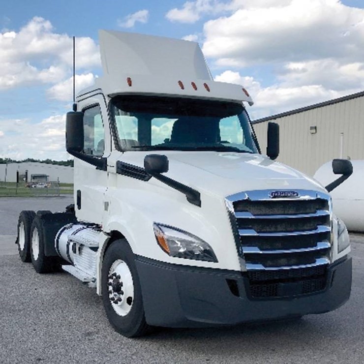2019 FREIGHTLINER CASCADIA 126