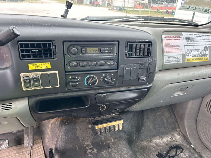 2006-ford-f650-image-16