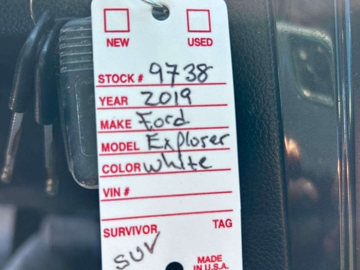 2019-ford-explorer-image-34
