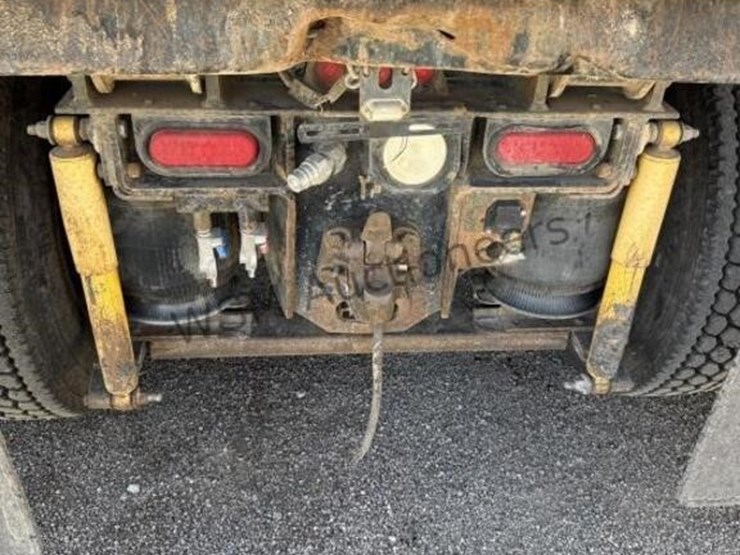 international-9400-image-10