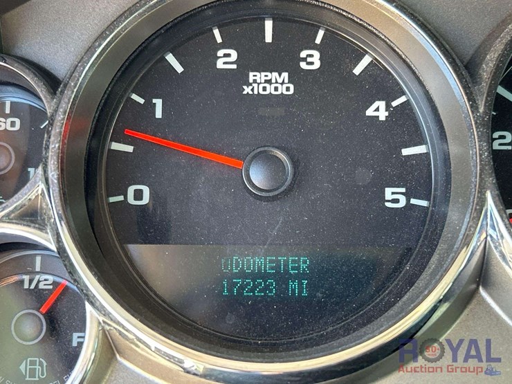 2013-chevrolet-silverado-3500-image-6