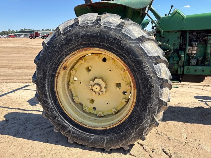 john-deere-tractor-image-12