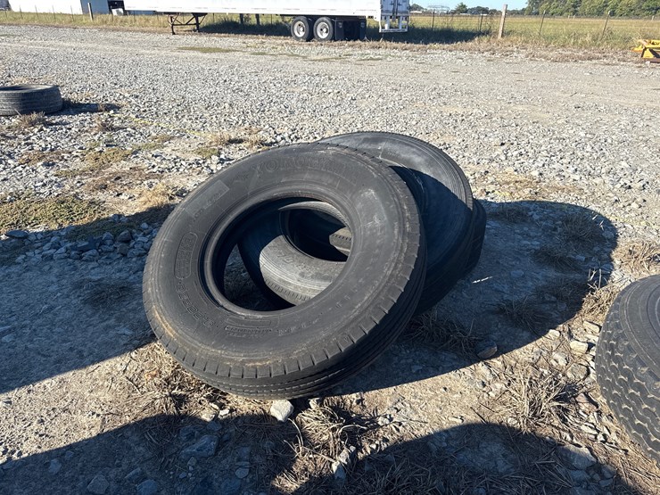 #5034-•-lot-of-(3)-miscellaneous-tires-inv#-5034-image-1