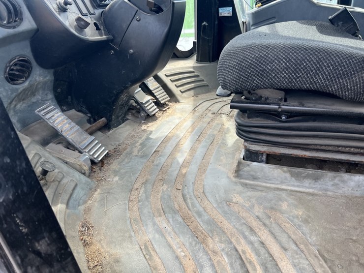 2004-caterpillar-962g-image-12