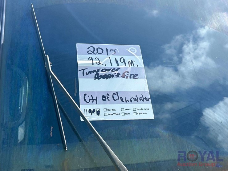 2015-peterbilt-320-image-25