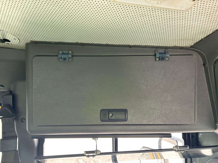 2007-freightliner-b2-image-14