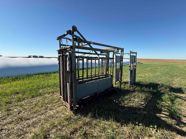 pearson-livestock-chute-image-2