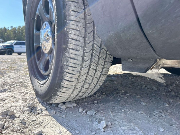 2019-ford-explorer-image-27