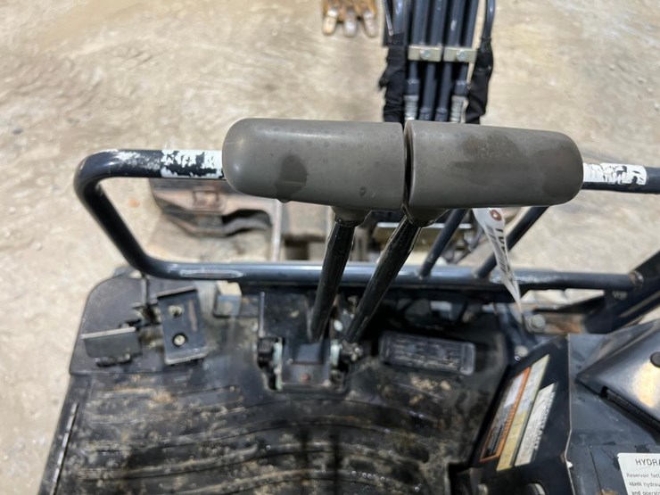 2015-deere-17g-image-29