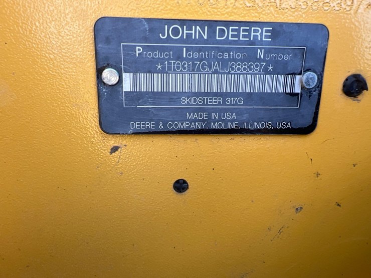 2020-deere-317g-image-16