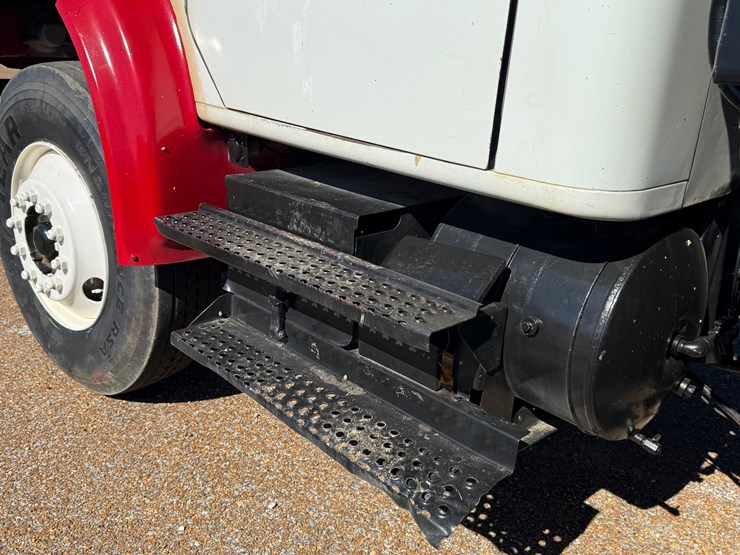 1992-international-4000-image-18