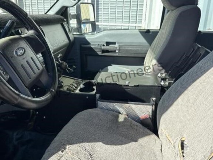 2016-ford-f550-image-24