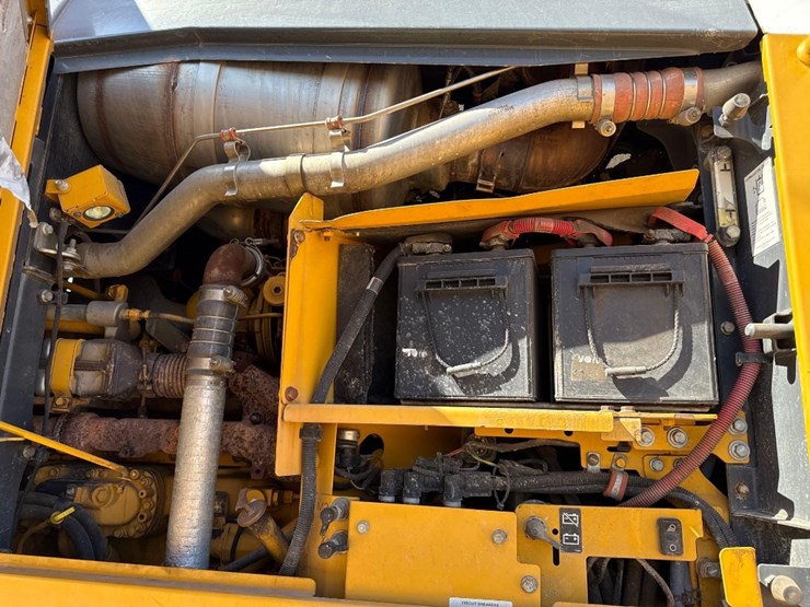 2014-deere-672g-image-15