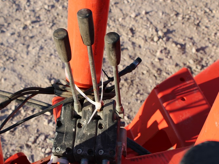 #2097-•-#2097--kuhn-rw1610-single-bale-wrapper-with-twin-wrapper,-monitor,-great-shape-with-low-use!-image-35