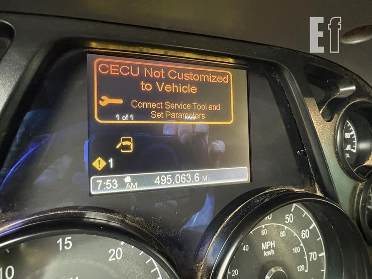 2015-peterbilt-567-image-26