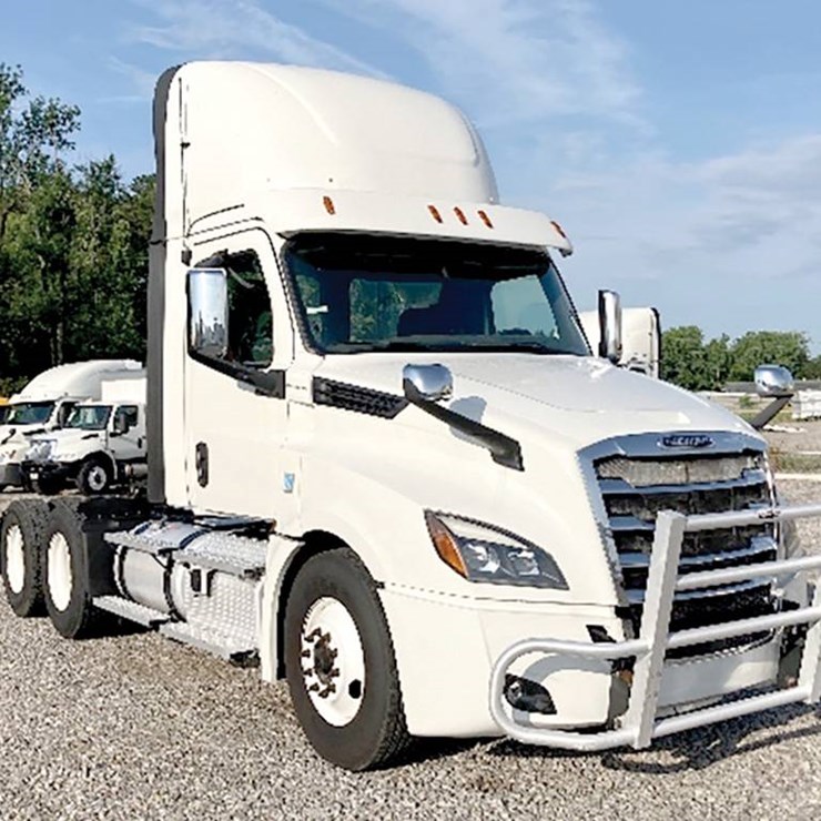2020 FREIGHTLINER CASCADIA 126
