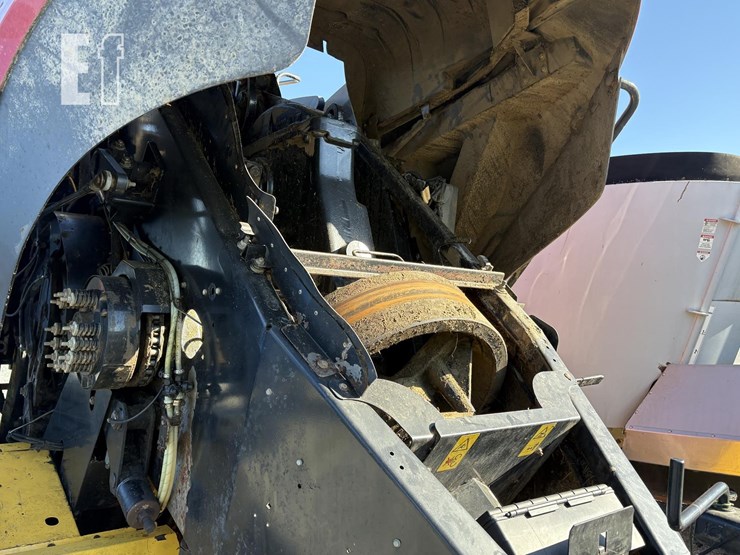 2015-new-holland-big-baler-330-image-17