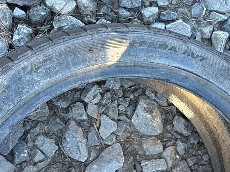 #2808-•-lot-of-(2)-tires-inv#-2808-image-6