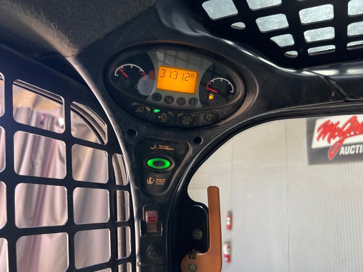 2016-bobcat-t595-image-24