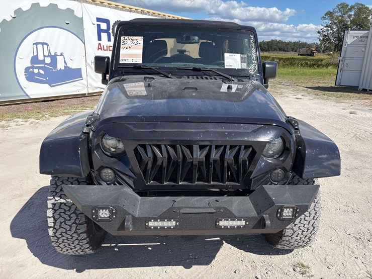 2016-jeep-wrangler-image-30