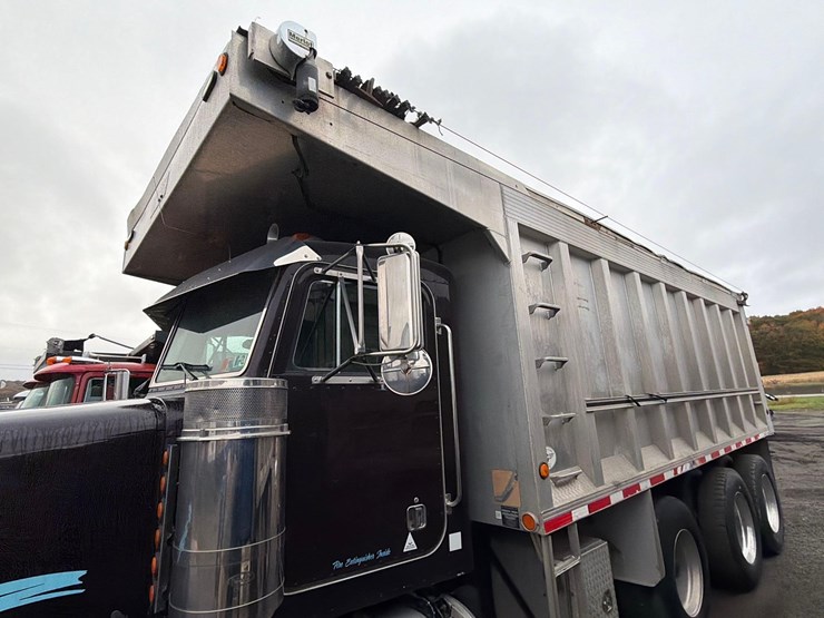 2003-peterbilt-357-image-14