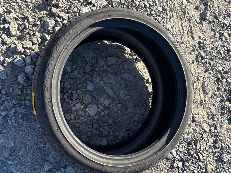 #27578-•-(1)-p-zero-265/35r20-tire-inv#-27578-image-5