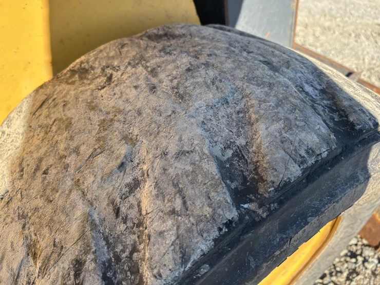 2016-deere-326e-image-48