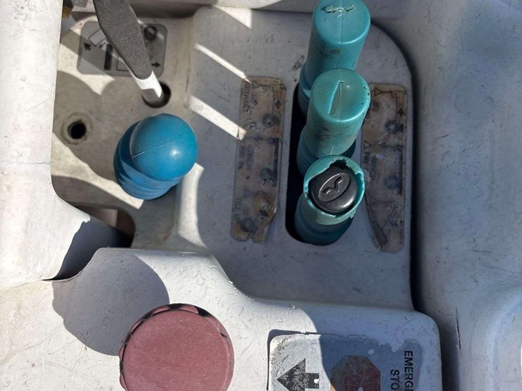 2016-freightliner-m2-106-4x4-altec-bucket-truck-image-23