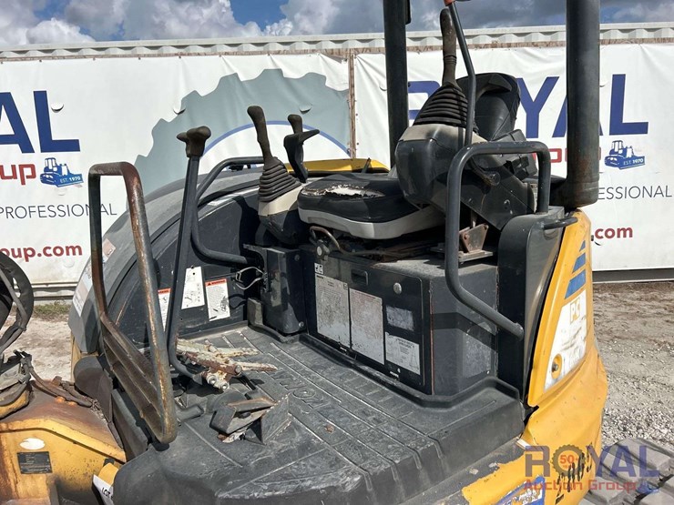 2008-komatsu-pc55mr-3-image-9