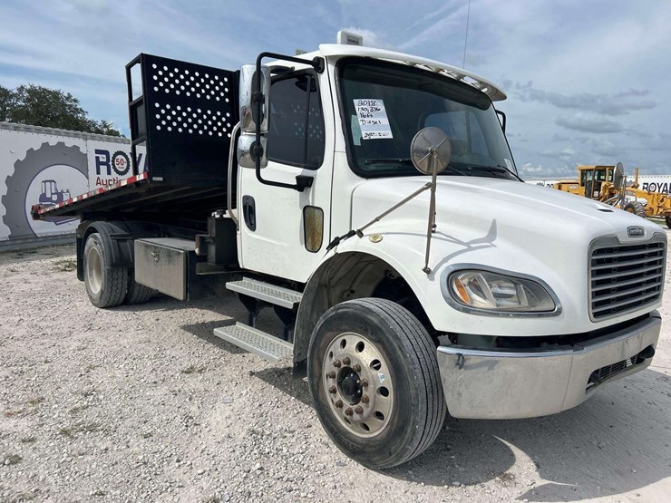 2018-freightliner-m2-106-lay-flat-roll-back-truck-image-21
