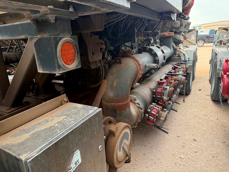 2014-caterpillar-c18-image-12