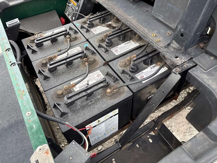 ez-go-utility-cart-image-14