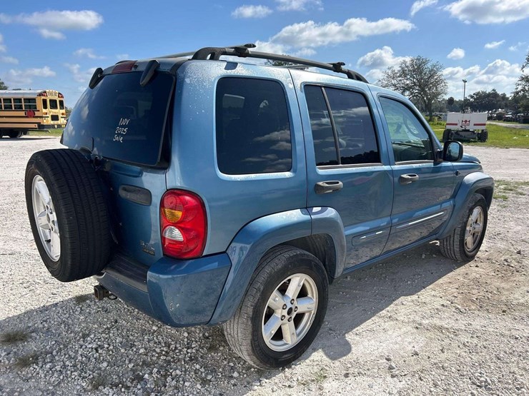 2004-jeep-liberty-image-3