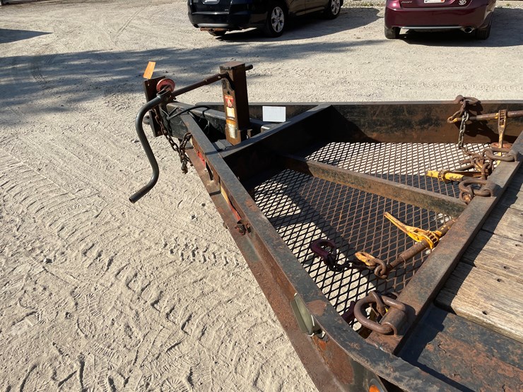 2015-custom-flatbed-image-9