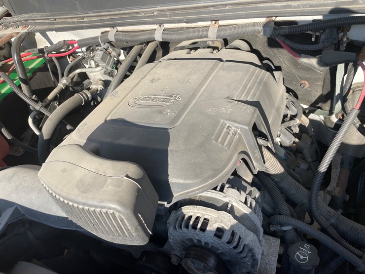 #1008-•-2012-chevy-3500-utility-truck,-(has-title)-image-41