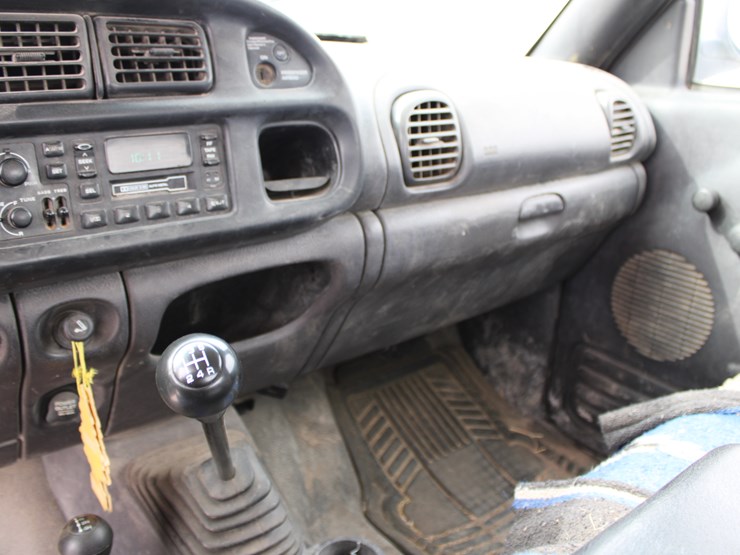 2001-dodge-ram-1500-image-32