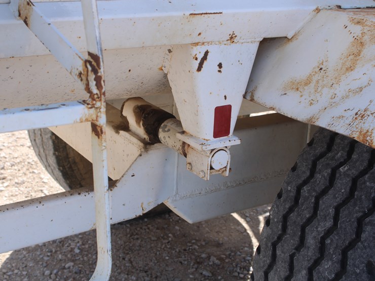 #2044-•-#2044---harsh-303h-feed-mixer-wagon-image-36