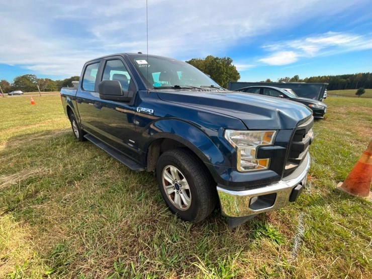 2017-ford-f150-xl-image-1