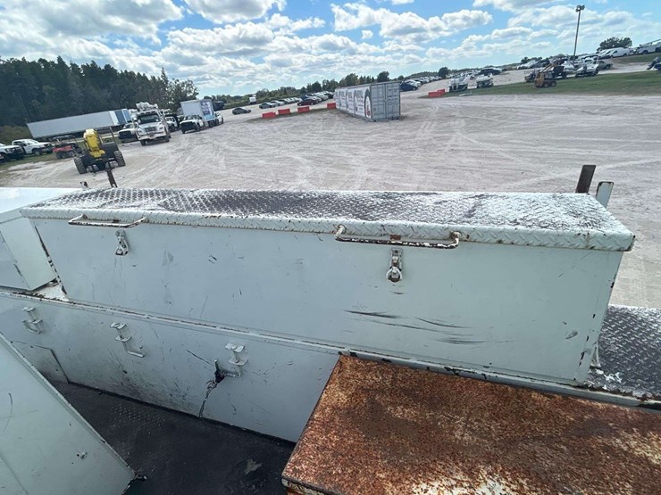 2016-freightliner-m2-106-altec-am50-50ft-bucket-truck-image-40