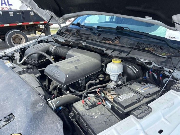 2019-ram-1500-classic-image-7