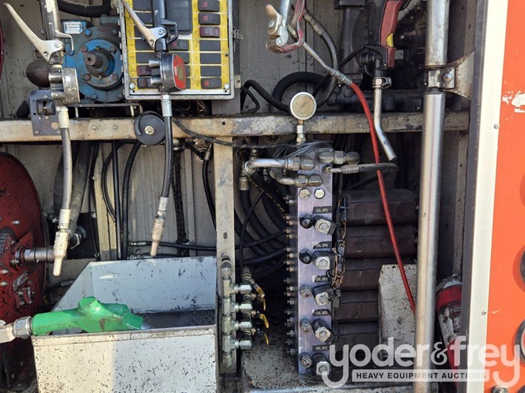 2009-international-7300-image-31