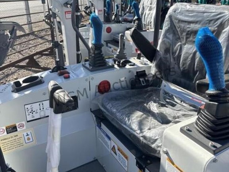 2025-battler-et15h-6-mini-excavator-image-12