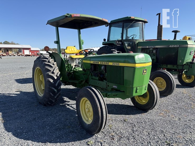 john-deere-2240-image-4