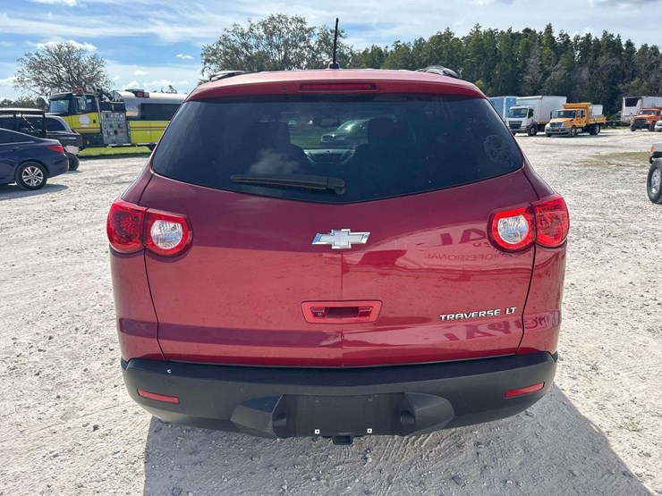 2012-chevrolet-traverse-image-21