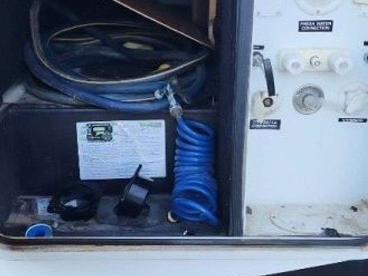 2013-dutchman-voltage-toy-hauler-40-foot.-image-21