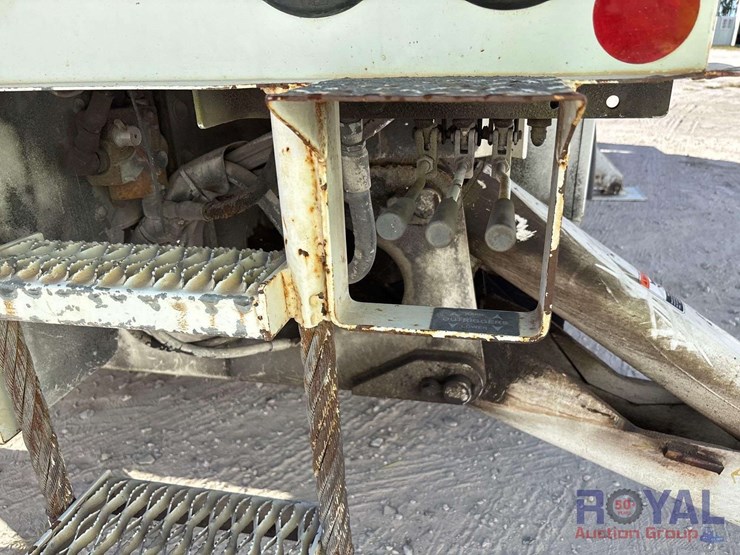 2007-gmc-c8500-altec-dl45tr-insulated-material-handling-digger-derrick-truck-image-22