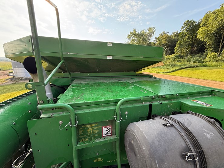 2010-john-deere-9770-sts-image-10