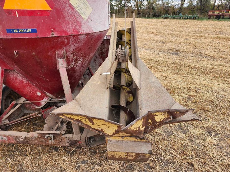 new-holland-350-image-8